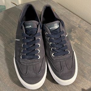 Tommy Hilfiger N.Y.C. Canvas Low Top Athletic Sneakers